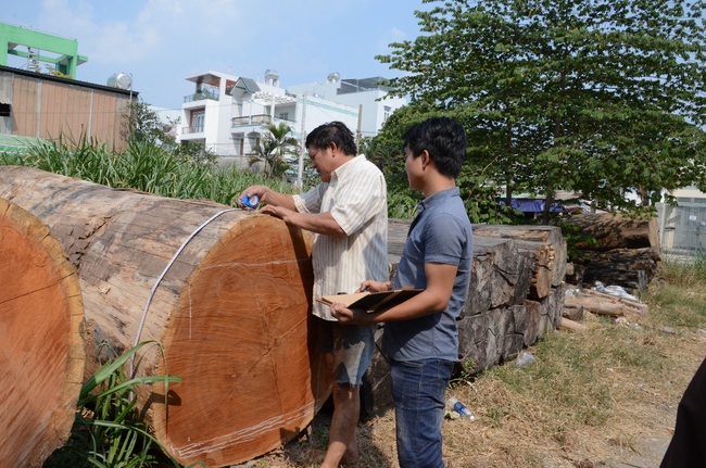 “Offering for the Buddha‘s statue sculpture”