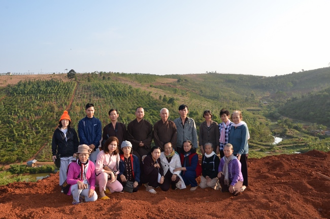 “Offering for the Buddha‘s statue sculpture”