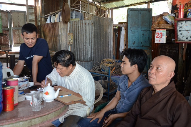 “Offering for the Buddha‘s statue sculpture”