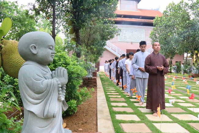 Khóa tu thiền trà “Về để lắng nghe” tại chùa Hòa Phúc