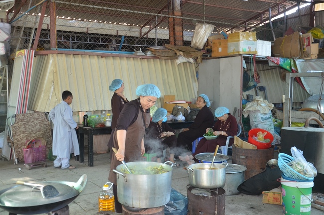One-day cultivation at Hoang Phap Pagoda in Cambodia
