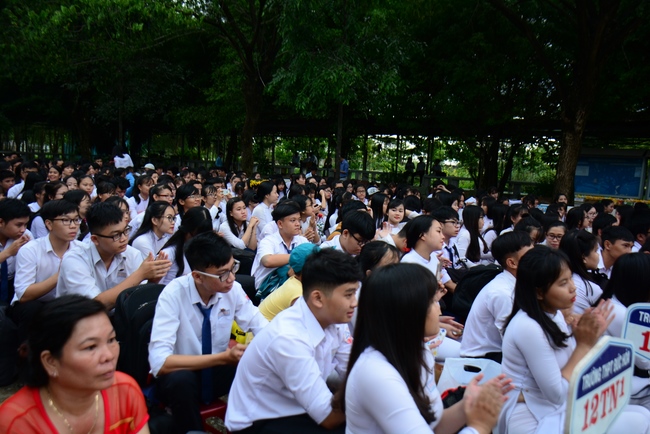 Trường THPT Đức Hòa tổ chức Lễ Tri Ân