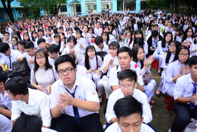 Trường THPT Đức Hòa tổ chức Lễ Tri Ân