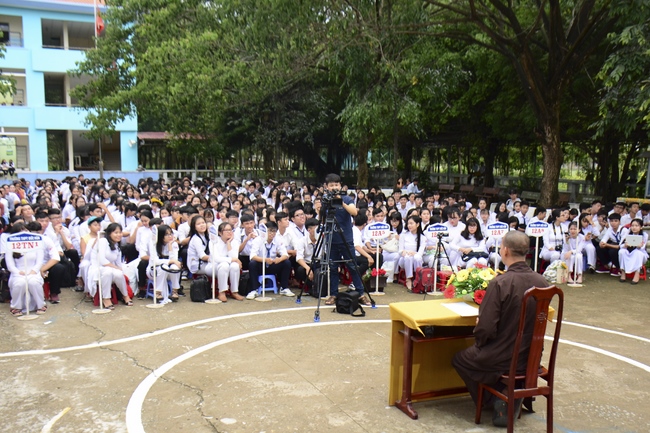 Trường THPT Đức Hòa tổ chức Lễ Tri Ân