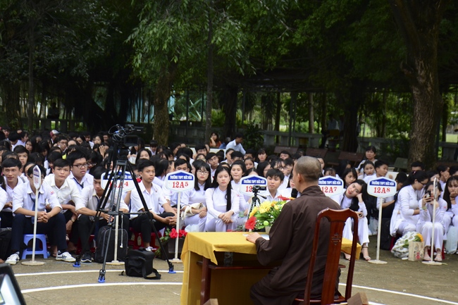 Trường THPT Đức Hòa tổ chức Lễ Tri Ân