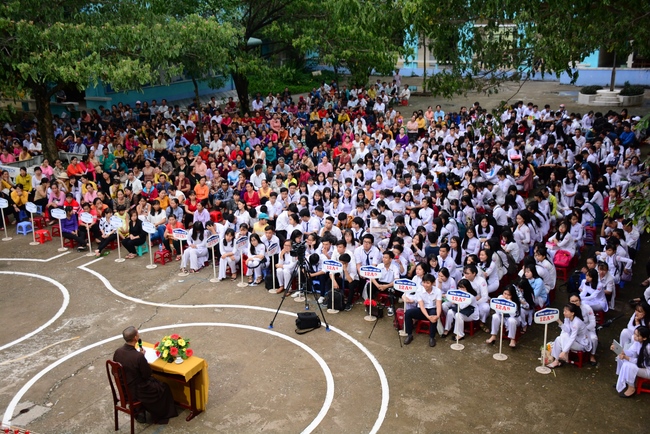 Trường THPT Đức Hòa tổ chức Lễ Tri Ân