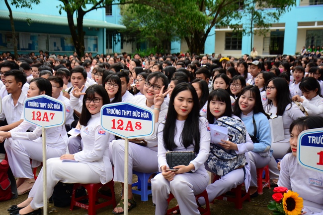 Trường THPT Đức Hòa tổ chức Lễ Tri Ân