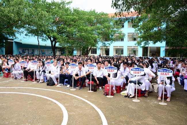 Trường THPT Đức Hòa tổ chức Lễ Tri Ân