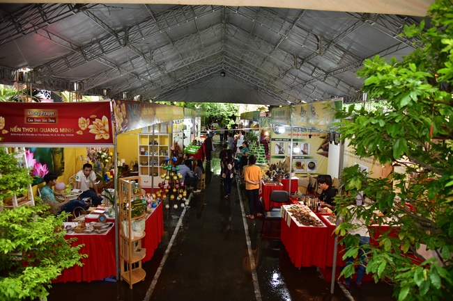 Buddhist Culture - Cuisine Fair At Pho Quang Temple