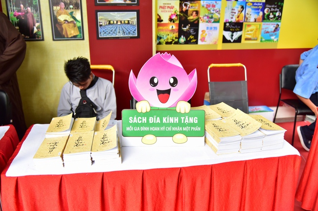 Buddhist Culture - Cuisine Fair At Pho Quang Temple