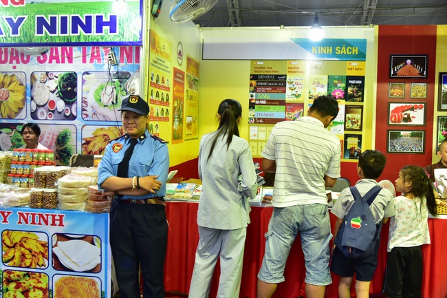 Buddhist Culture - Cuisine Fair At Pho Quang Temple