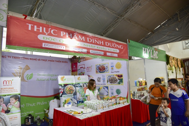 Buddhist Culture - Cuisine Fair At Pho Quang Temple