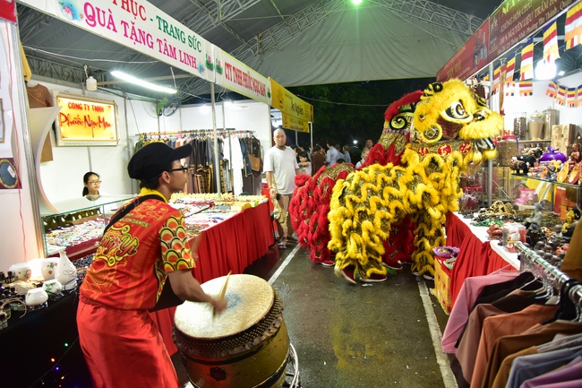 Buddhist Culture - Cuisine Fair At Pho Quang Temple