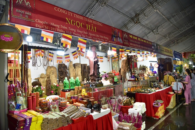 Buddhist Culture - Cuisine Fair At Pho Quang Temple