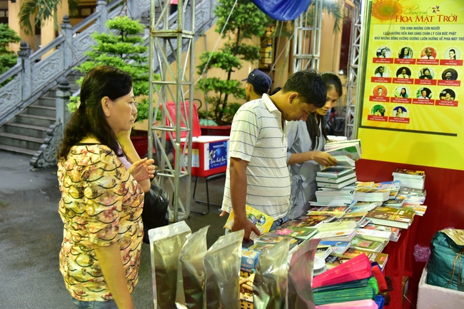 Buddhist Culture - Cuisine Fair At Pho Quang Temple