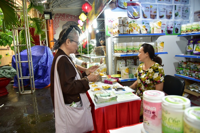 Buddhist Culture - Cuisine Fair At Pho Quang Temple