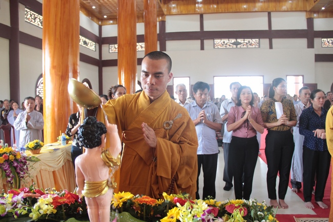 The ceremony of the Birthday’s Buddha at Tinh Phap pagoda – Ha Tinh
