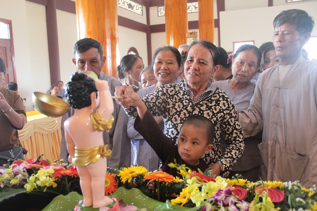 The ceremony of the Birthday’s Buddha at Tinh Phap pagoda – Ha Tinh