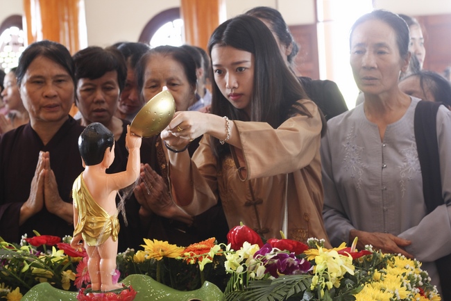 The ceremony of the Birthday’s Buddha at Tinh Phap pagoda – Ha Tinh