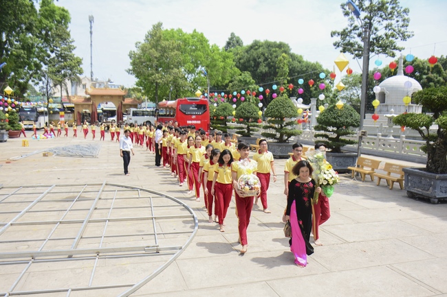 Thanh Nhan’s High-school-student prayed before the final exam