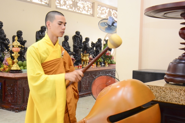 Thanh Nhan’s High-school-student prayed before the final exam