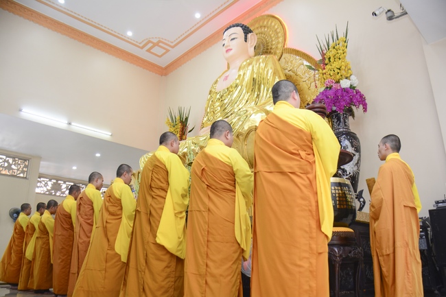 Thanh Nhan’s High-school-student prayed before the final exam