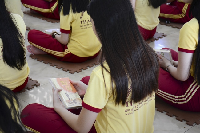Thanh Nhan’s High-school-student prayed before the final exam