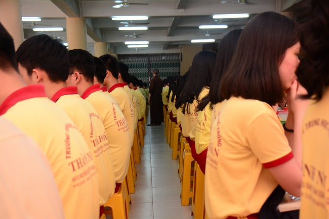 Thanh Nhan’s High-school-student prayed before the final exam