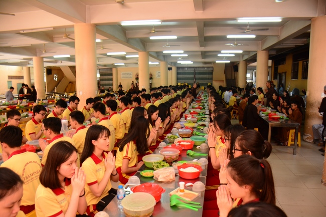 Thanh Nhan’s High-school-student prayed before the final exam