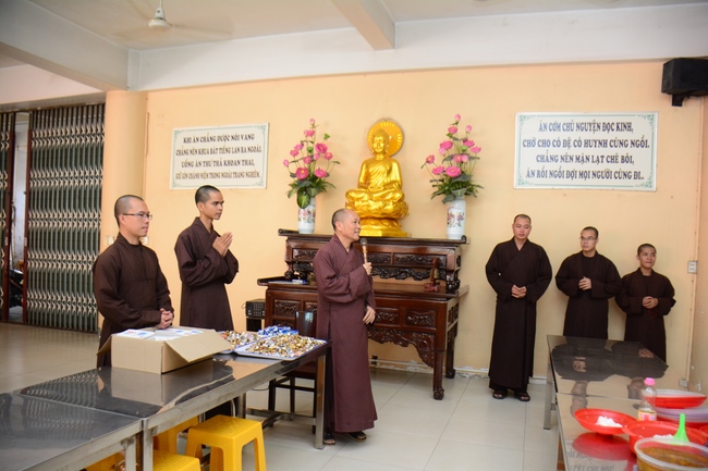 Thanh Nhan’s High-school-student prayed before the final exam