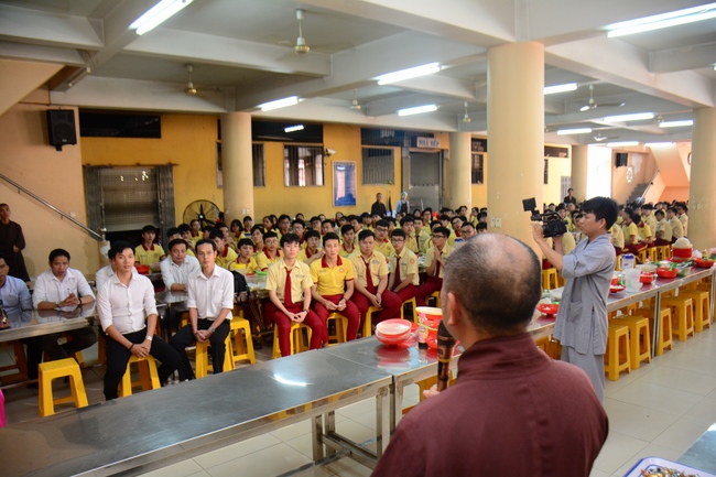 Thanh Nhan’s High-school-student prayed before the final exam
