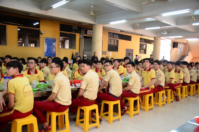 Thanh Nhan’s High-school-student prayed before the final exam
