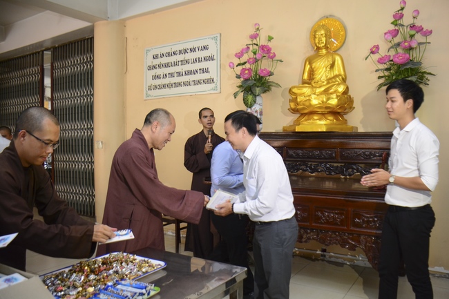 Thanh Nhan’s High-school-student prayed before the final exam