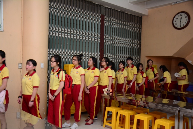 Thanh Nhan’s High-school-student prayed before the final exam