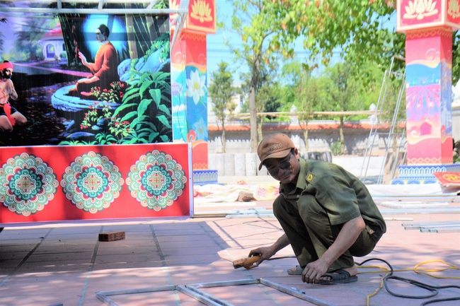 The affairs of preparing for the great ceremony of the Buddha's Birthday at Tay Khanh pagoda in Thai Binh province