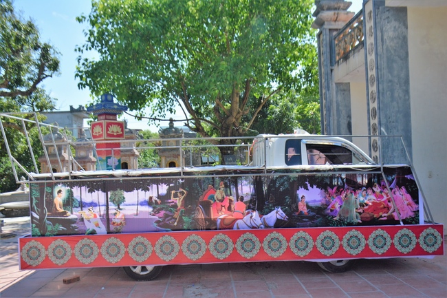 The affairs of preparing for the great ceremony of the Buddha's Birthday at Tay Khanh pagoda in Thai Binh province