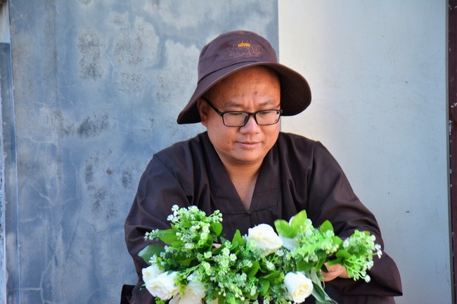 The affairs of preparing for the great ceremony of the Buddha's Birthday at Tay Khanh pagoda in Thai Binh province