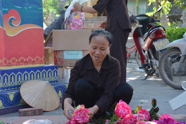 The affairs of preparing for the great ceremony of the Buddha's Birthday at Tay Khanh pagoda in Thai Binh province