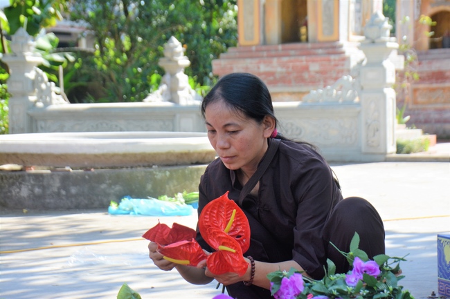 The affairs of preparing for the great ceremony of the Buddha's Birthday at Tay Khanh pagoda in Thai Binh province