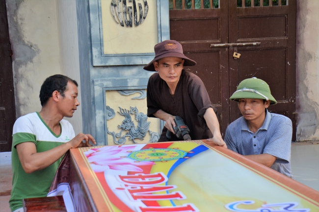 The affairs of preparing for the great ceremony of the Buddha's Birthday at Tay Khanh pagoda in Thai Binh province