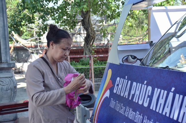 The affairs of preparing for the great ceremony of the Buddha's Birthday at Tay Khanh pagoda in Thai Binh province