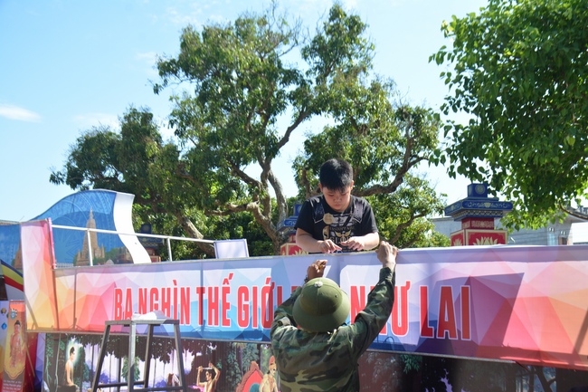 The affairs of preparing for the great ceremony of the Buddha's Birthday at Tay Khanh pagoda in Thai Binh province