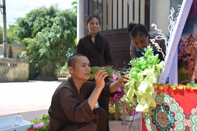 The affairs of preparing for the great ceremony of the Buddha's Birthday at Tay Khanh pagoda in Thai Binh province