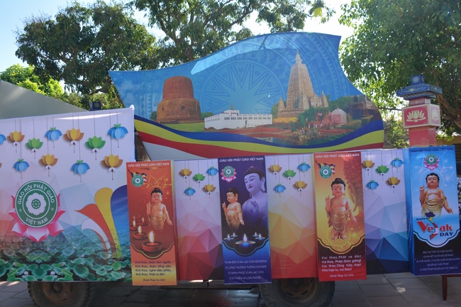 The affairs of preparing for the great ceremony of the Buddha's Birthday at Tay Khanh pagoda in Thai Binh province