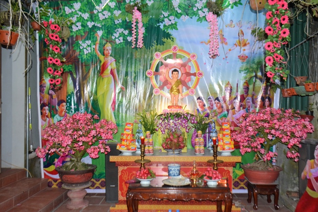 The affairs of preparing for the great ceremony of the Buddha's Birthday at Tay Khanh pagoda in Thai Binh province