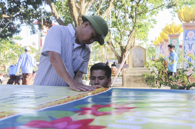 The affairs of preparing for the great ceremony of the Buddha's Birthday at Dong Cao pagoda in Thanh Hoa province