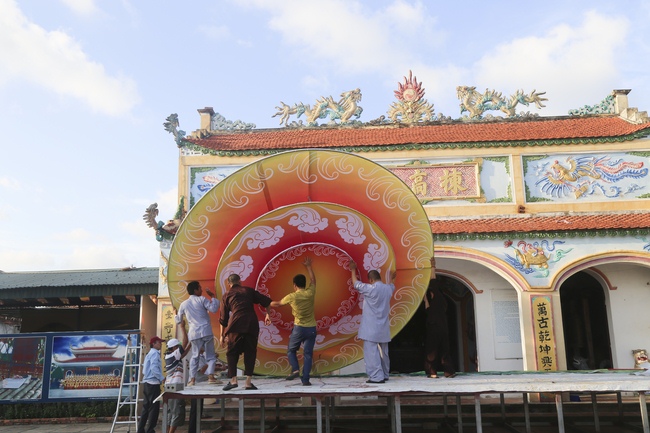 The affairs of preparing for the great ceremony of the Buddha's Birthday at Dong Cao pagoda in Thanh Hoa province