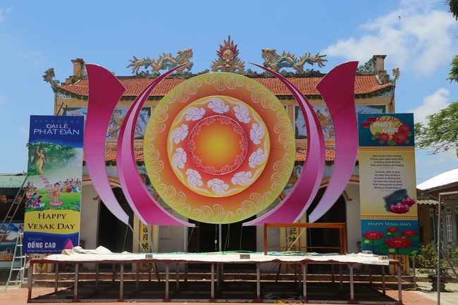 The affairs of preparing for the great ceremony of the Buddha's Birthday at Dong Cao pagoda in Thanh Hoa province