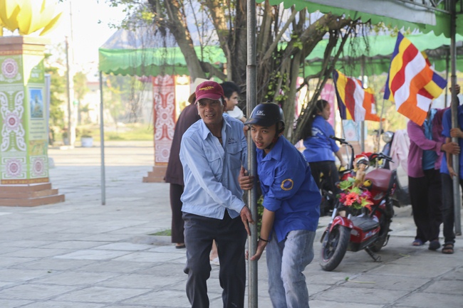 The affairs of preparing for the great ceremony of the Buddha's Birthday at Dong Cao pagoda in Thanh Hoa province