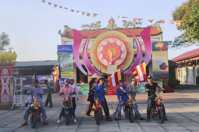 The affairs of preparing for the great ceremony of the Buddha's Birthday at Dong Cao pagoda in Thanh Hoa province
